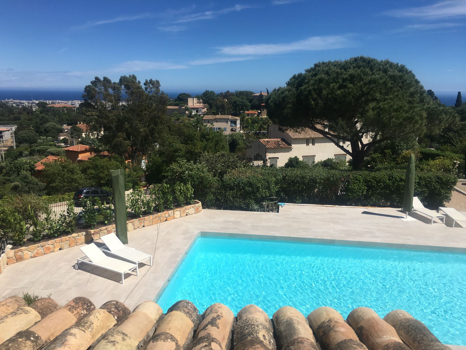 Piscine et vue mer — CIME, Alpes-Maritimes