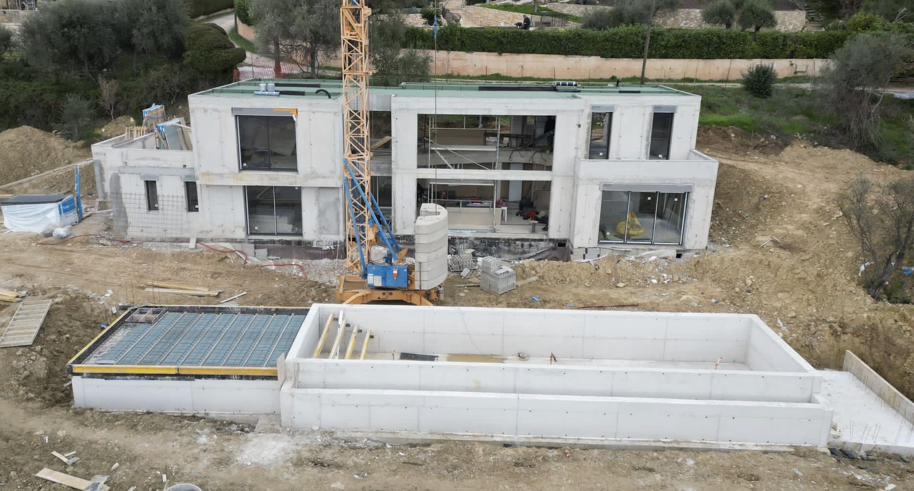 Structure béton armé et bassin en cours — CIME, Alpes-Maritimes