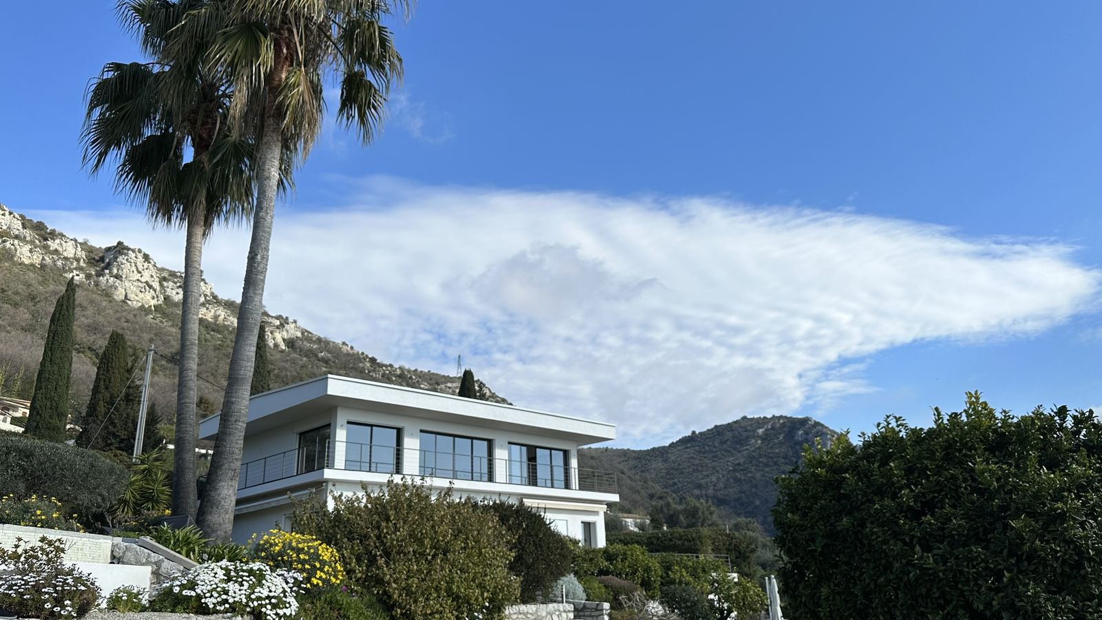 Villa contemporaine sur les hauteurs — CIME, Alpes-Maritimes